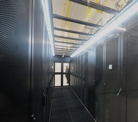 Разработка системы дверей безопасности для DataPro